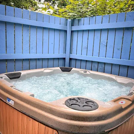 Primrose 18 Hot Tub-Tenby Carmarthen Exterior photo