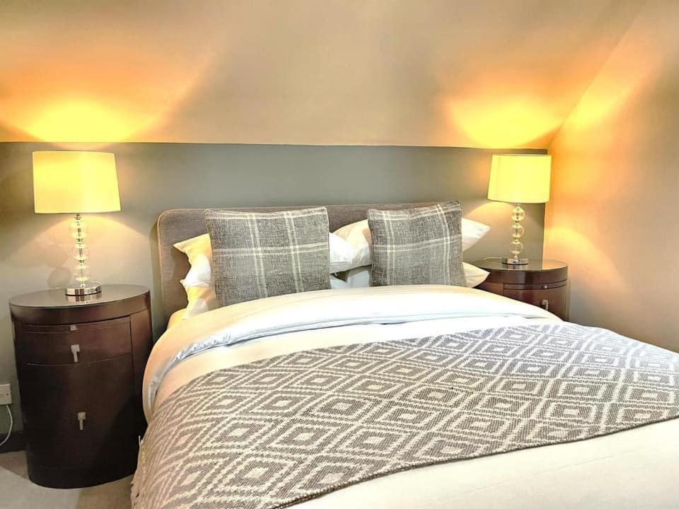 Chalet Primrose 18 Hot Tub-tenby Carmarthen