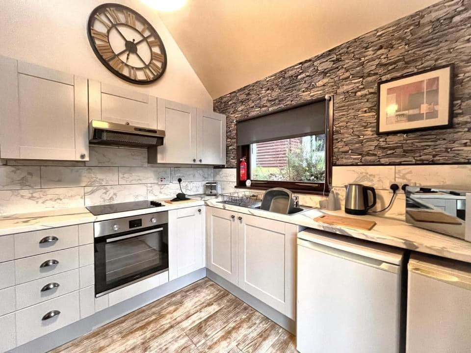 Primrose 18 Hot Tub-tenby Carmarthen